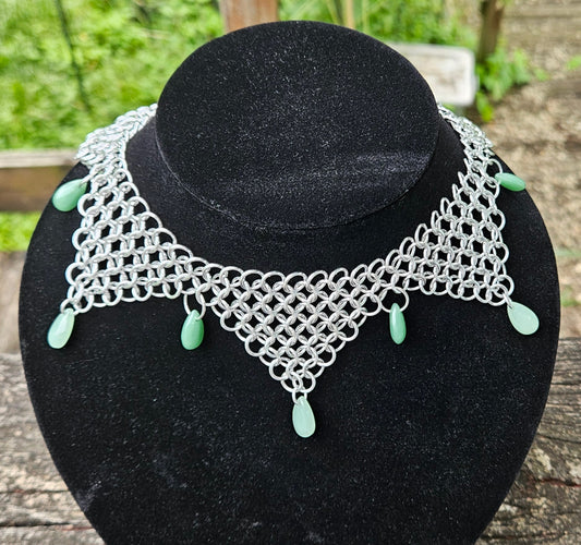 Clown Collar with 7 points in green